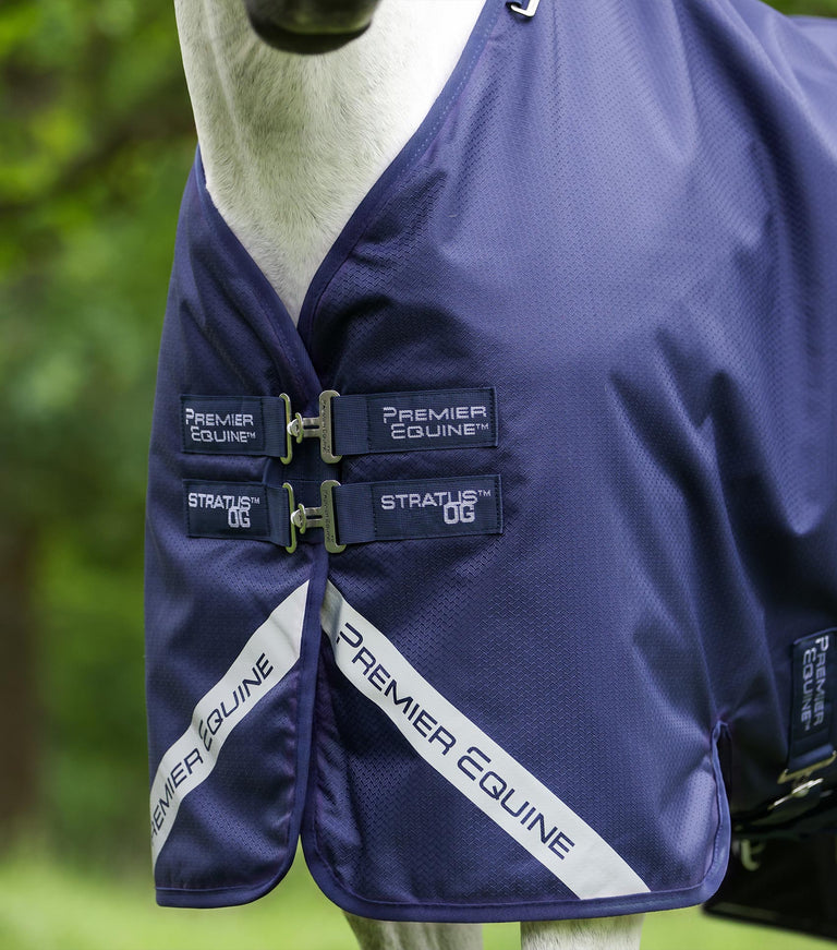 Stratus 600D Series 0g Turnout Rug with Classic Neck Cover Navy