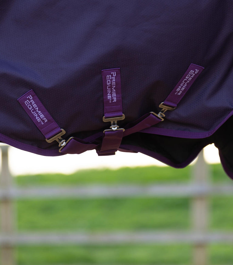 Stratus 600 series 0g turnout rug with classic neck cover