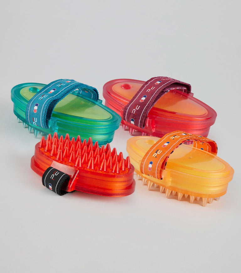 Curry Comb with Integrated Sponge