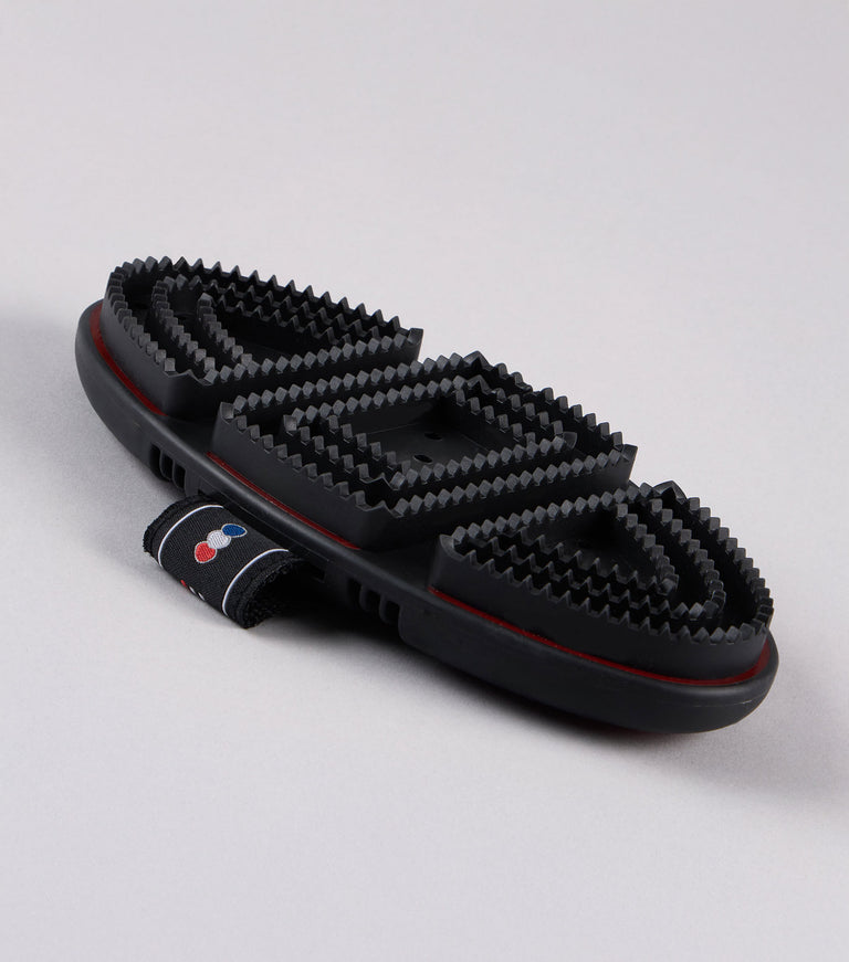 Soft-Touch Flexi Curry Comb Black & Red
