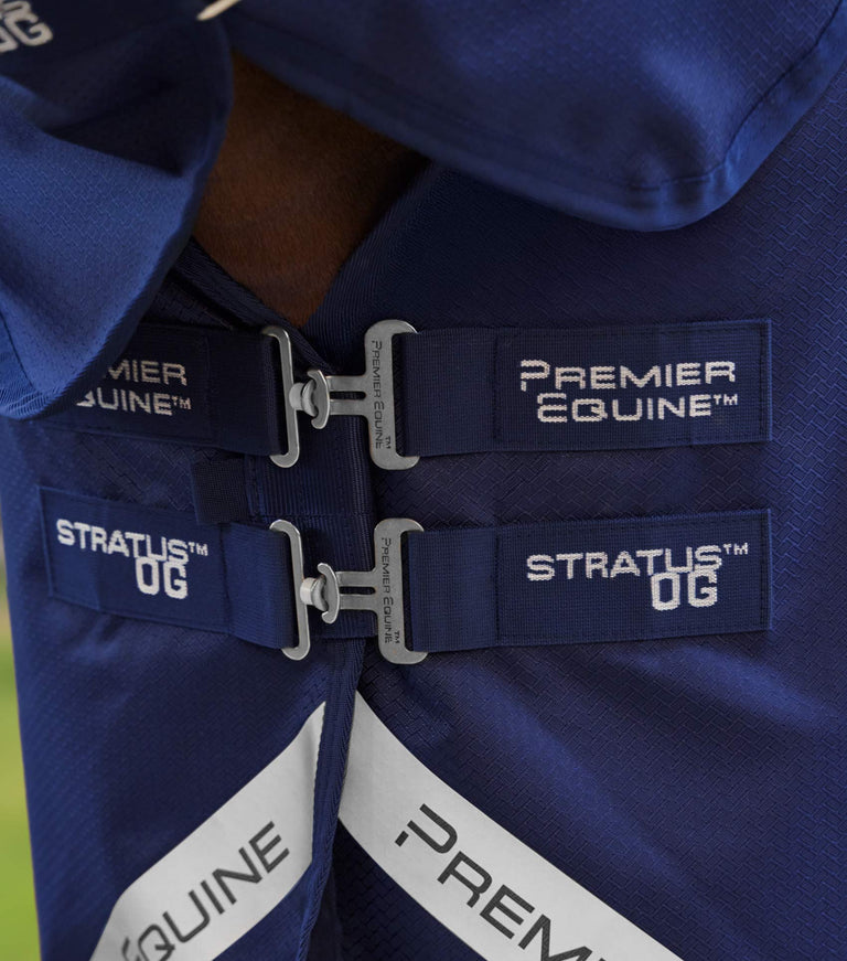 Stratus 600D Series 0g Turnout Rug with Classic Neck Cover Navy