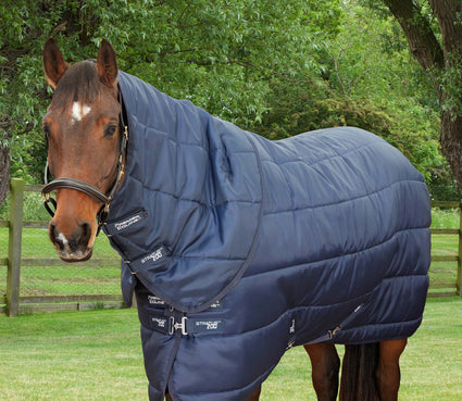 Couverture D'écurie Premier Equine Stratus 400g Avec Couvre Cou Couverture D'écurie Premier Equine Stratus 400g Avec Couvre Cou