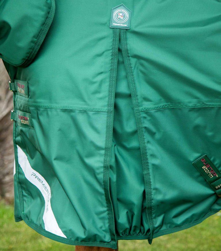 Buster Storm 220g Combo Turnout Rug with Classic Neck